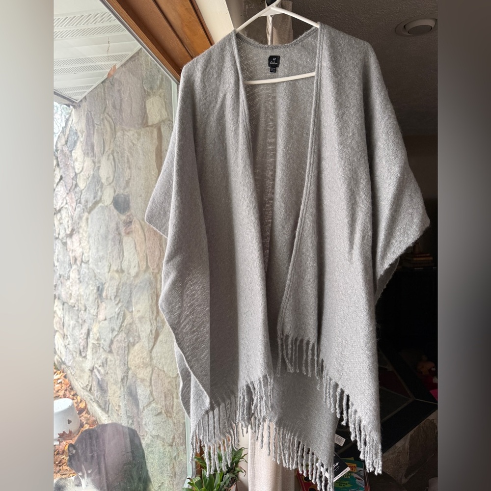 Echo Light Gray Textured Poncho